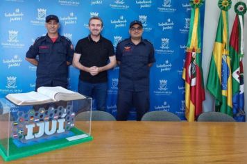 Prefeito Cossetin recebe o comando do 12º Batalhão de Bombeiros Militar