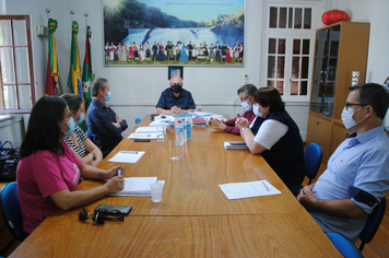 Prefeito promove reunião para avaliar o aumento expressivo de casos positivos de Covid-19 em Ijuí 