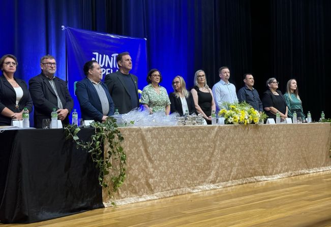 Cerimônia marca posse dos diretores das escolas municipais