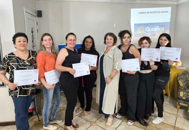 Qualifica mais forma mais um turma para o mercado de trabalho