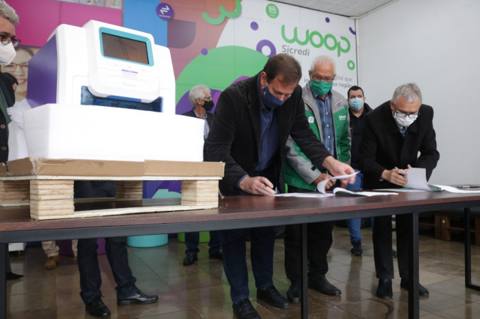 Unijuí recebe equipamento do CISA  para mais testes rápidos da Covid-19